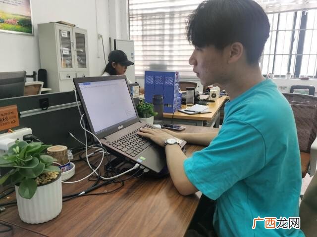 淘宝团队需要几个人,开一个网店需要多少人