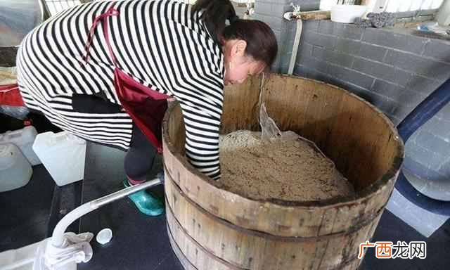 白酒是怎么做的 做白酒用什么做酒渠