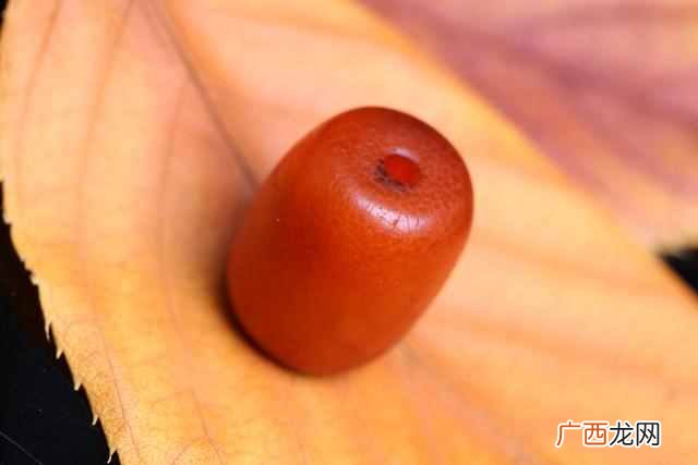 鸡油黄蜜蜡多少钱一克 老蜜蜡多少钱一克