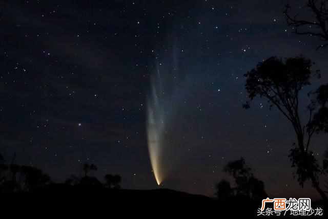 哈雷彗星多少年出现一次（彗星上一次出现是哪