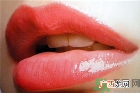 嘴巴上火起泡怎么办？嘴巴上火起泡怎么快速消除？