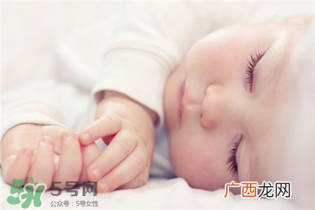 鹅口疮是上火吗?鹅口疮是怎么引起的?