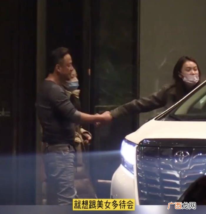 耍酒疯拽着美女不让走 酒后耍酒疯是人品问题