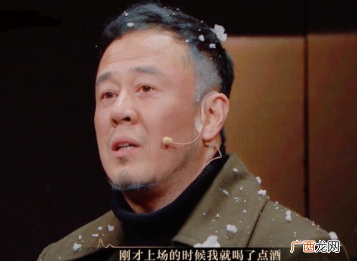 耍酒疯拽着美女不让走 酒后耍酒疯是人品问题