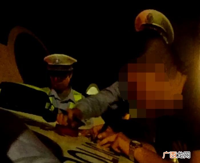 反怪老婆半夜催他回家 催老公回家的表情包