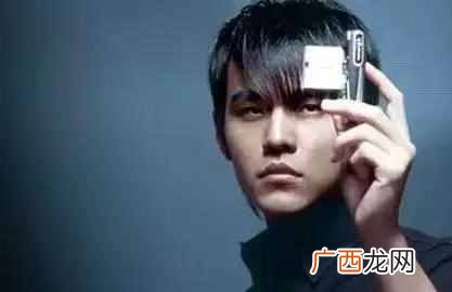 周杰伦为什么叫周董（周杰伦被称为周董原因是