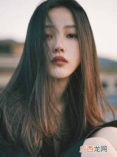 额头窄颧骨高适合什么发型（两鬓不饱满适合什
