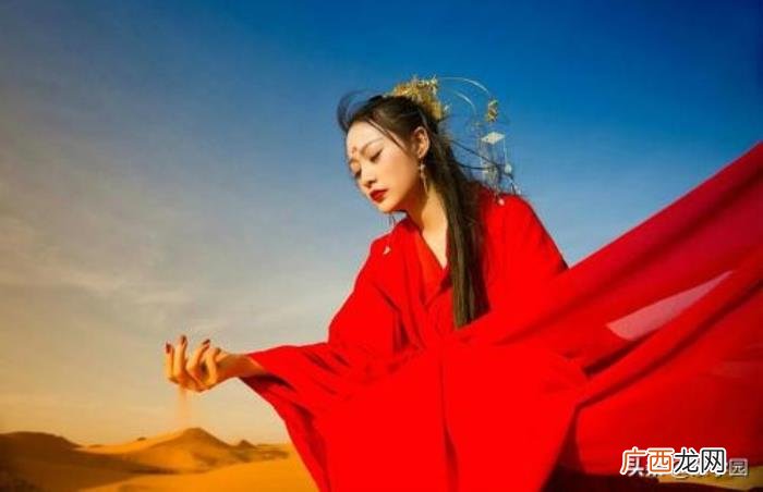 10首经典爱情诗词 形容爱情的诗句