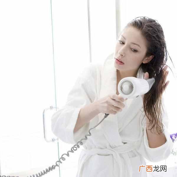 经期为什么不能洗头（女人经期洗头需要注意什