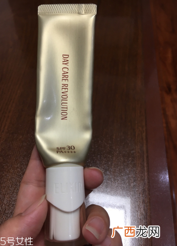 资生堂怡丽丝尔防晒霜闷痘吗 一生推的防晒霜