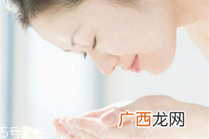脸过敏发红痒可以用盐水洗吗 脸过敏发红痒紧急处理方法