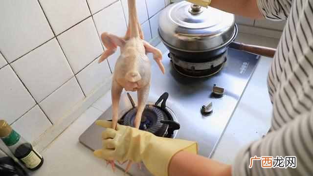 鸡汤炖什么好吃有营养（鸡汤怎么炖美味又滋补