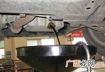 汽车为什么要换机油（定期更换机油有哪些好处