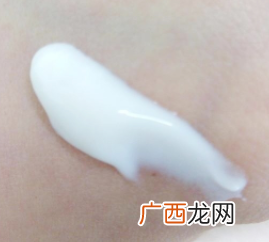 悦诗风吟绿茶洗面奶男士可以用吗？男生可用
