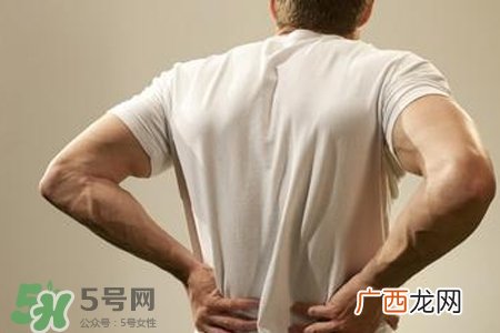 骨质疏松会出现背痛吗？骨质疏松会引起后背疼吗？