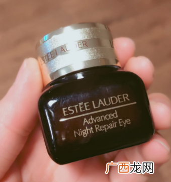 雅诗兰黛小棕瓶眼霜适合多大年龄？所有年纪