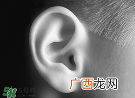中耳炎有什么症状？中耳炎的症状表现