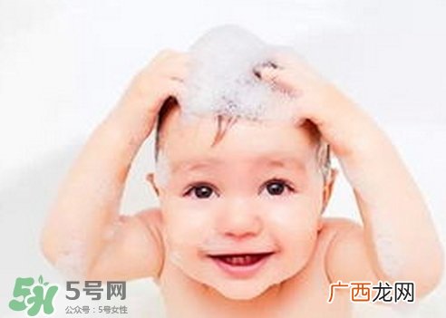 长水痘可以洗头吗?得了水痘能洗头吗?