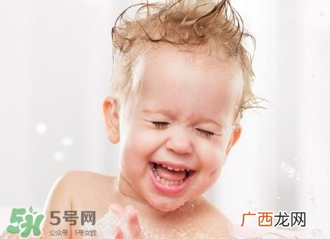 长水痘可以洗头吗?得了水痘能洗头吗?