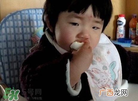 长水痘可以吃鸡蛋吗?得水痘能吃鸡蛋吗?