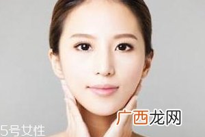 美白产品白天用好还是晚上用好？白天可以用