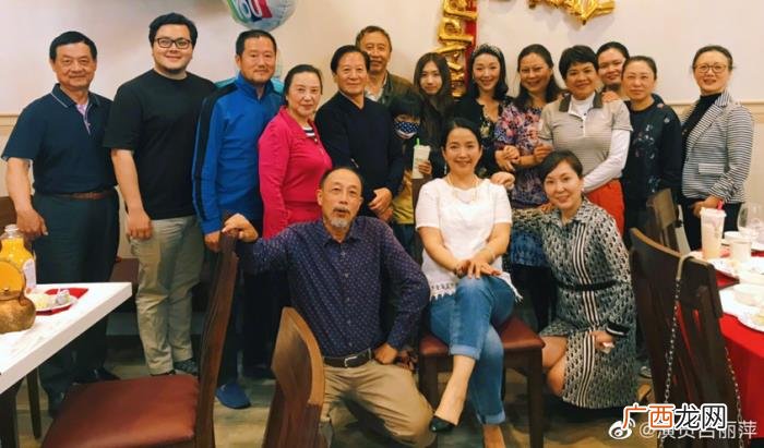 61岁吕丽萍与三婚老公同框庆生 吕丽萍老公