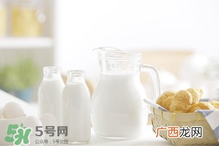 过敏性鼻炎可以喝牛奶吗？鼻炎患者可以喝牛奶吗？