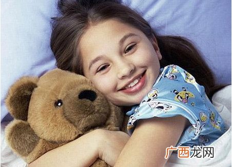 男宝宝双腿透明先天性皮肤缺陷是什么原因
