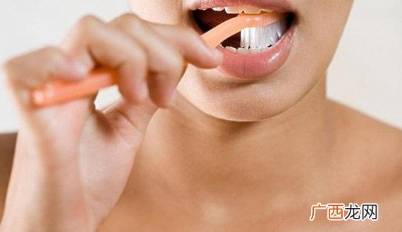 刷牙的时候恶心干呕是怎么回事？刷牙时恶心干呕是怎么回事