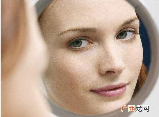 太阳穴长痘怎么回事？为什么太阳穴附近会长痘