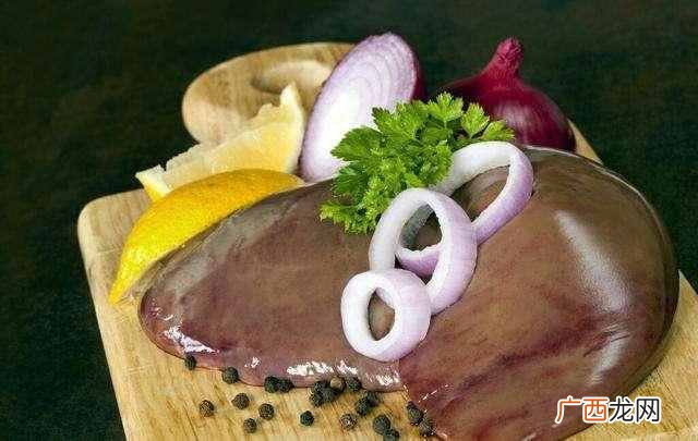 近视眼吃什么好明日养眼（多吃哪些食物对视力