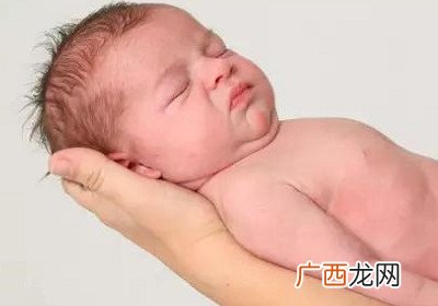 新生儿脸上长脂肪粒怎么办新生儿脸上长脂肪粒什么原因