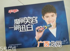 美白牙膏有用吗？中华魔丽迅白牙膏评测