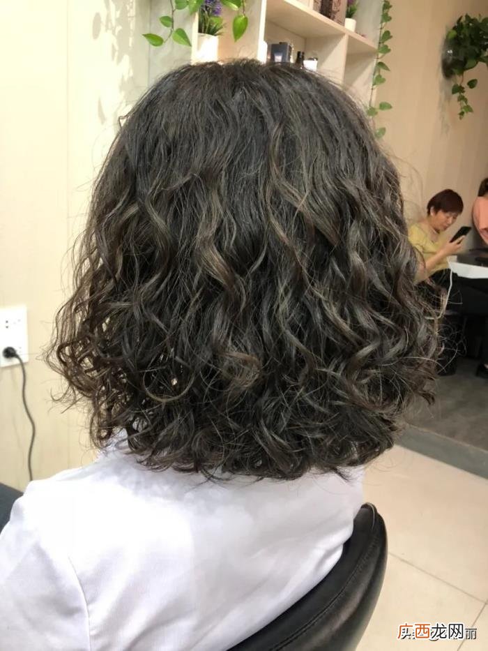 现下最流行的女生发型,这才是当下流行的发型