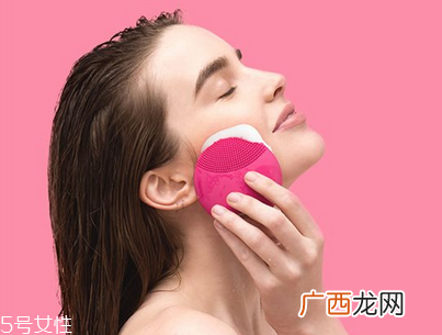 luna洁面仪哪一款性价比高 人手一件的洁面仪