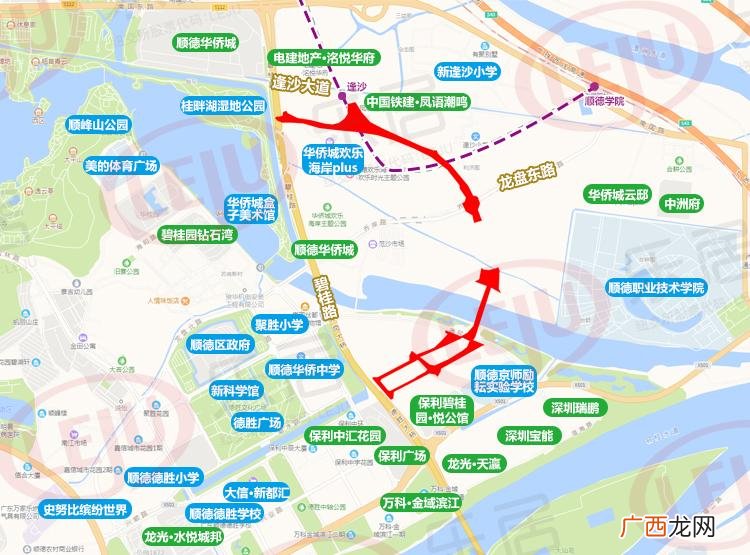 金鱼为什么漂在水面 养殖场水面漂的瓶子