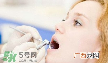 牙齿松动能自己恢复吗？牙齿松动会自己恢复吗