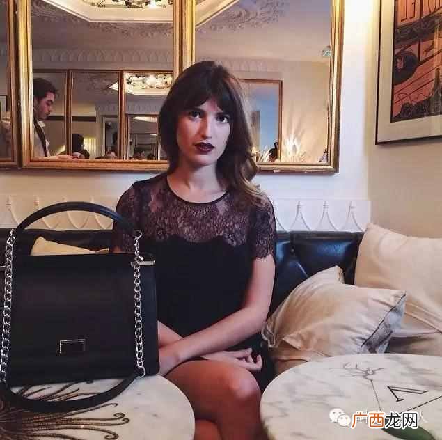 明星穿什么品牌衣服吗（明星穿的品牌衣服有哪