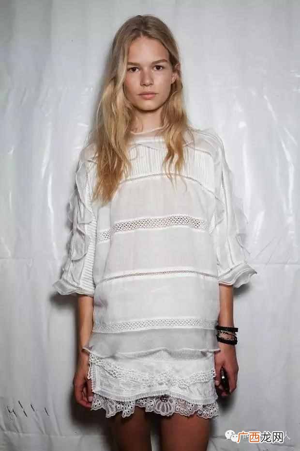 明星穿什么品牌衣服吗（明星穿的品牌衣服有哪