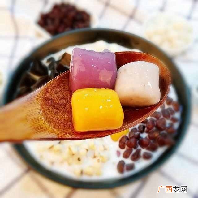 奶茶放什么东西好吃（奶茶里加什么东西好吃受