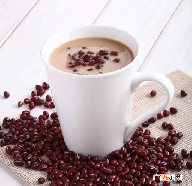 奶茶放什么东西好吃（奶茶里加什么东西好吃受