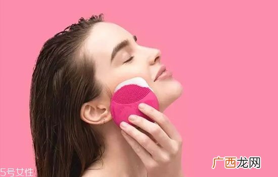 luna洁面仪会把角质洗薄吗 luna mini2和go的区别