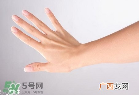 手总出汗是怎么回事_手总出汗是什么原因