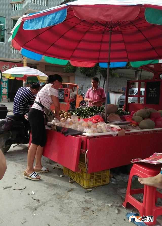 乡镇上摆摊卖什么好 在镇上摆摊什么最好卖