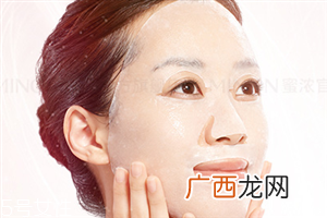 面膜敷多长时间为好？干燥的肌肤及时补水