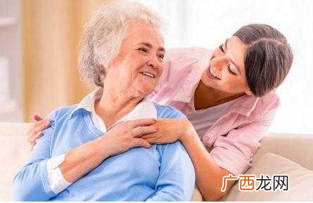 为什么人老了会长老年斑？老年斑是什么原因引起的
