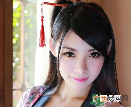 睡觉起来掉头发正常吗_为什么睡觉起来掉头发