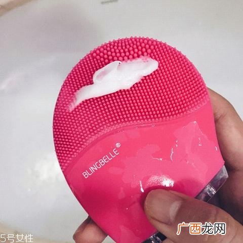 blingbelle洁面仪和luna哪个好用 平价版的luna