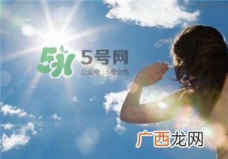热感冒和中暑的区别是什么？热感冒和中暑的区别