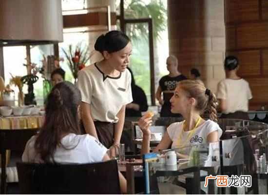 通过做餐饮学到了什么（做餐饮服务员可以学到